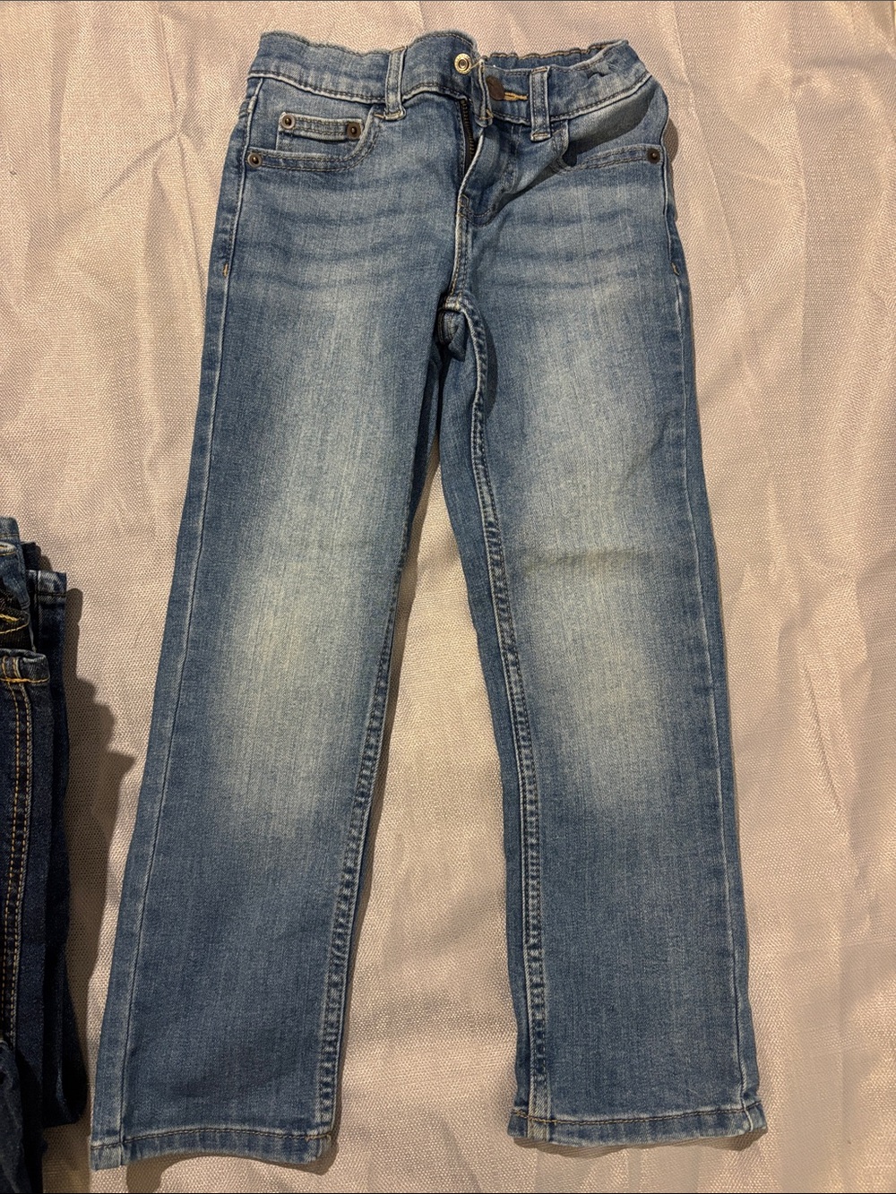 Five pairs boys size 6 - Picture 10 of 11